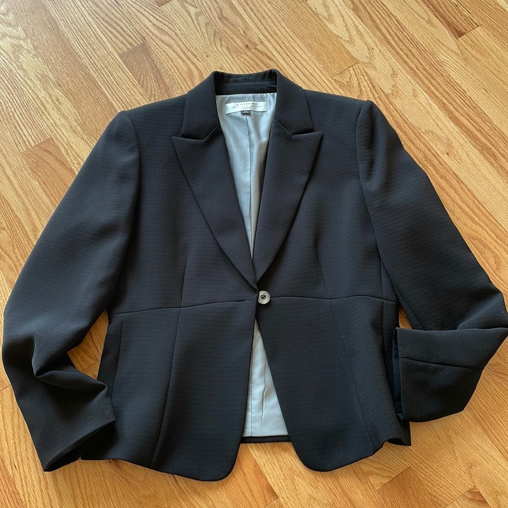 Tahari blazer